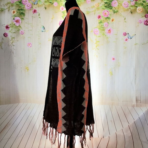 Perch tribal printed fringe kimonos wrap - Picture 2 of 8